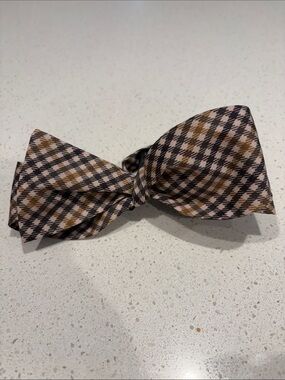 Dwyane Wade Gold and Black Houndstooth Silk Bow Tie